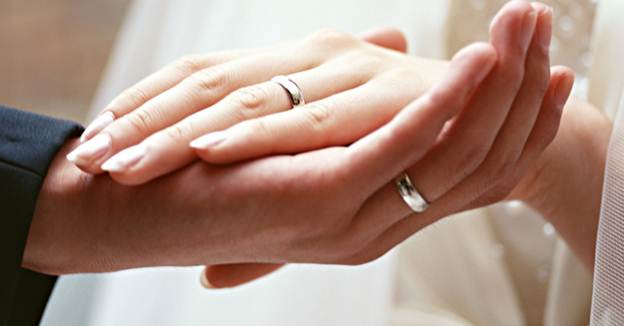 How to pick out a wedding ring